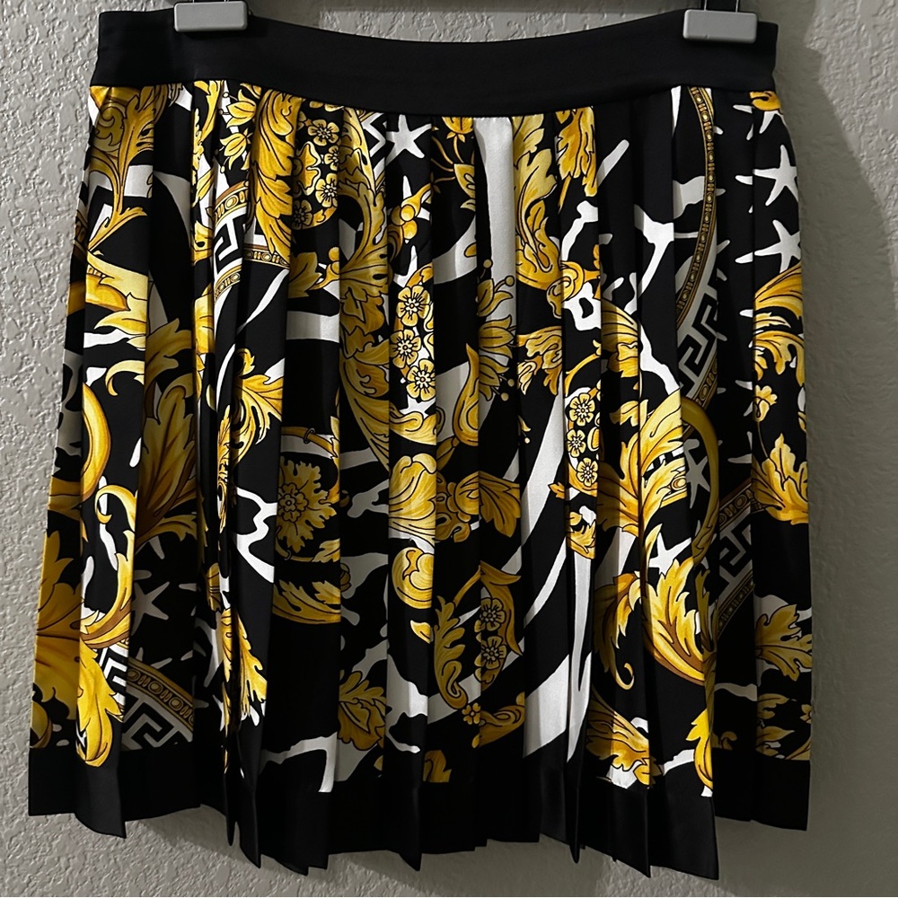 Versace Savage Black and Gold Women's pleated Skirt